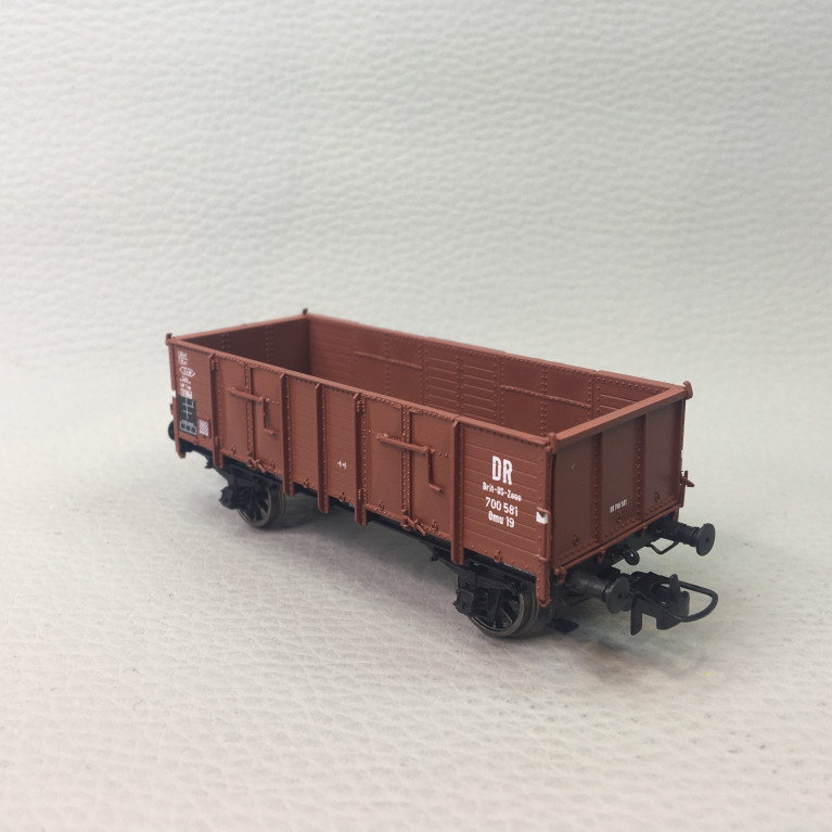 Wagon tombereau Ludwigshafen caisse bois, 700 581 Omu, DR, Ep. III - REE MODELES WB930 - HO 1/87