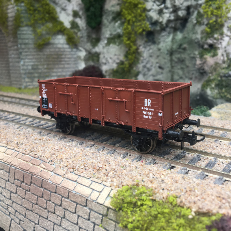 Wagon tombereau Ludwigshafen caisse bois, 700 581 Omu, DR, Ep. III - REE MODELES WB930 - HO 1/87