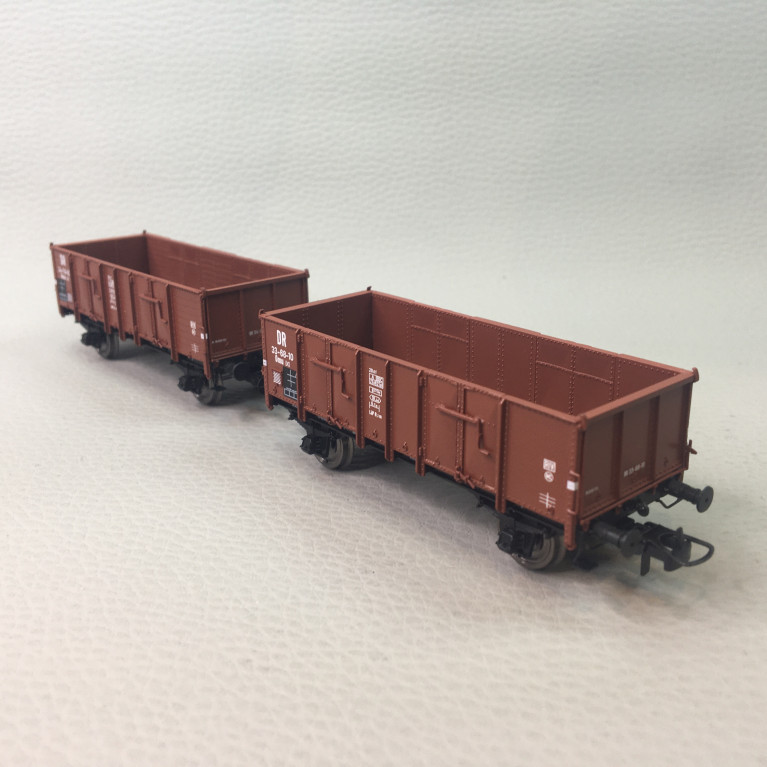 Coffret de 2 Wagons tombereaux Ludwigshafen caisse bois et métallique, Ep. IV - REE MODELES WB931 - HO 1/87