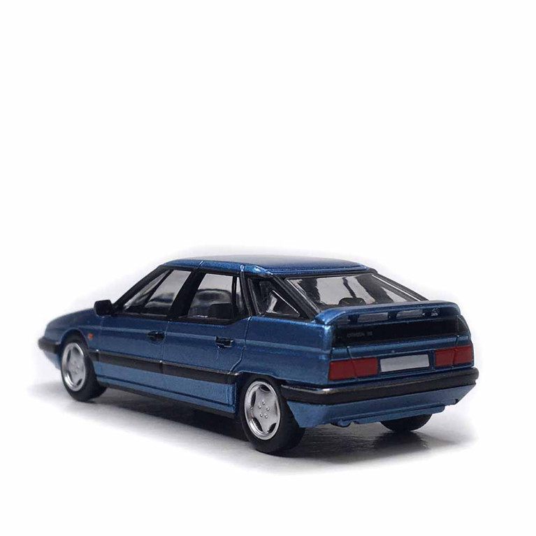 Citroën XM, bleu métal, 1989 - SAI 3035 - HO 1/87