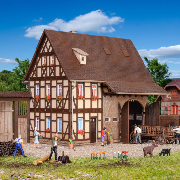 Ferme avec grange et portail de cour - VOLLMER 43731 - HO 1/87