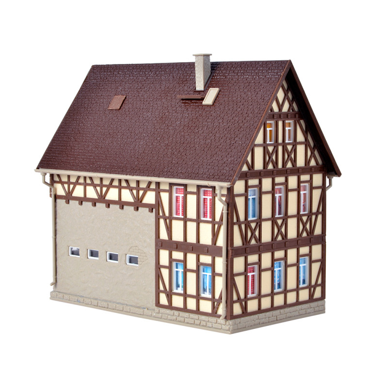 Ferme avec grange et portail de cour - VOLLMER 43731 - HO 1/87