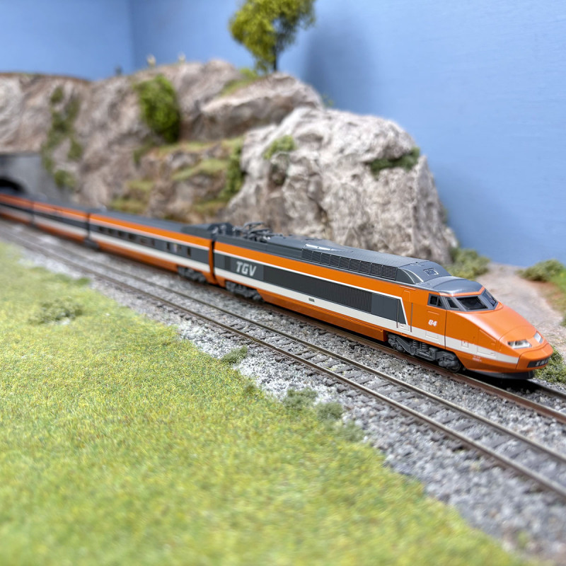 TGV  "Sud Est", rame N°84, 5 éléments dont BAR , SNCF, Ep. IV  - KATO 10-2083 - N 1/160