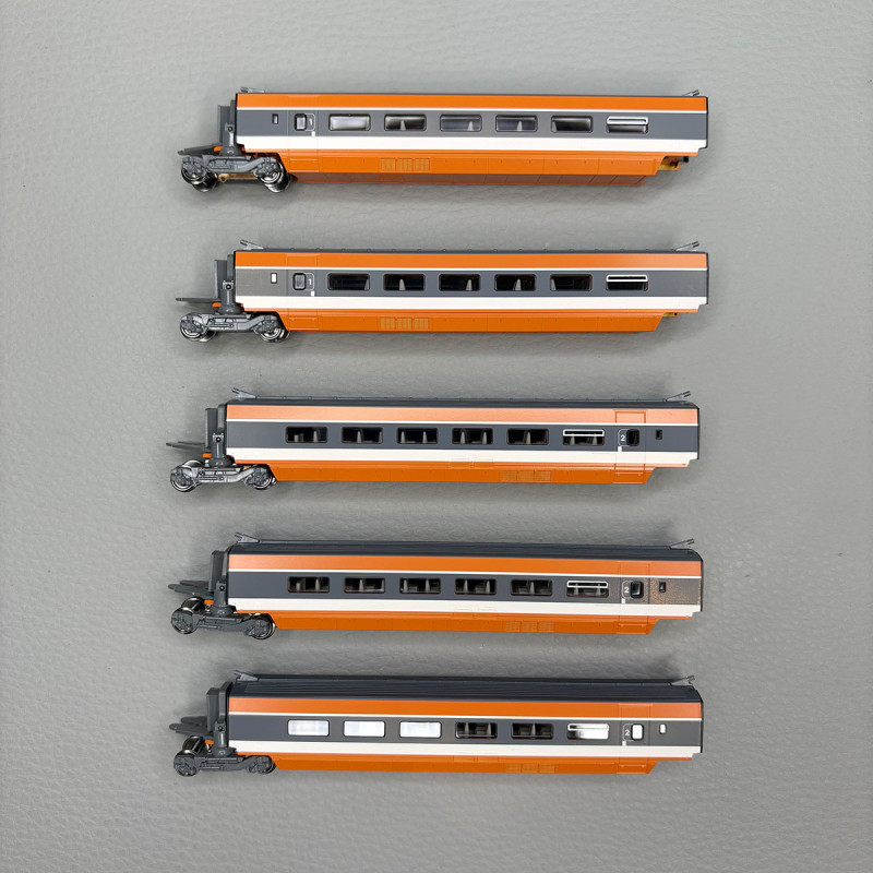 TGV PSE  "Sud Est", rame N°84, 5 éléments dont BAR , SNCF  - KATO 10-2084