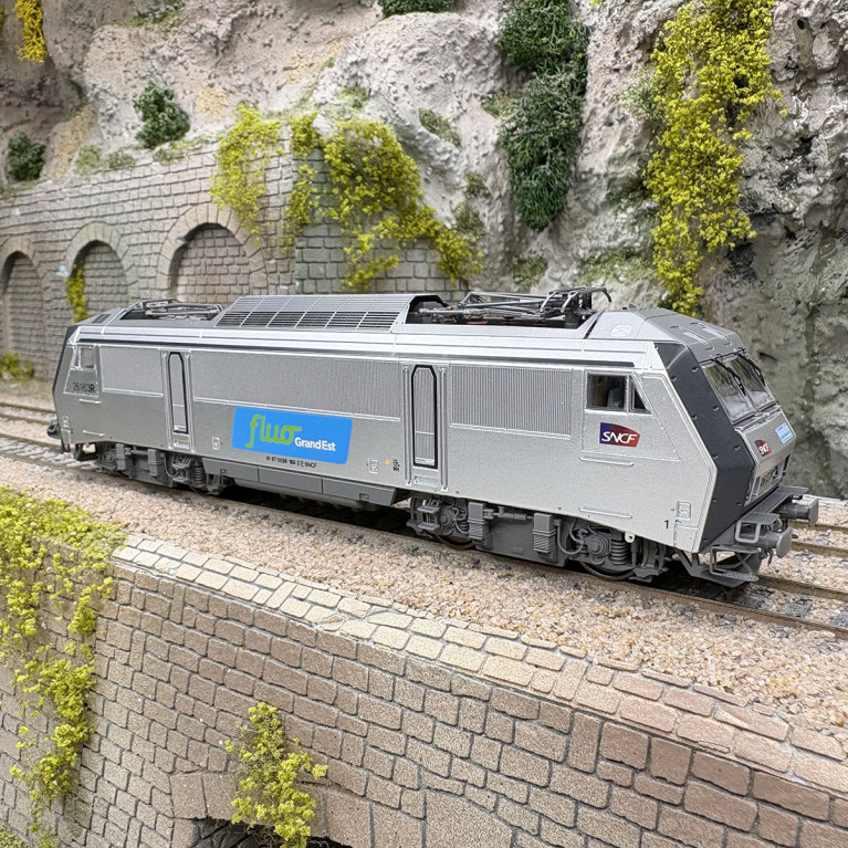 Locomotive électrique BB 26163R, "Fluo Grand Est", logo Carmillon, SNCF, Ep. VI - JOUEF HJ2470 - HO 1/87