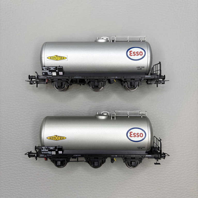 2 wagons citernes 3 essieux UH, "Simotra / Esso", SNCF - JOUEF HJ6294