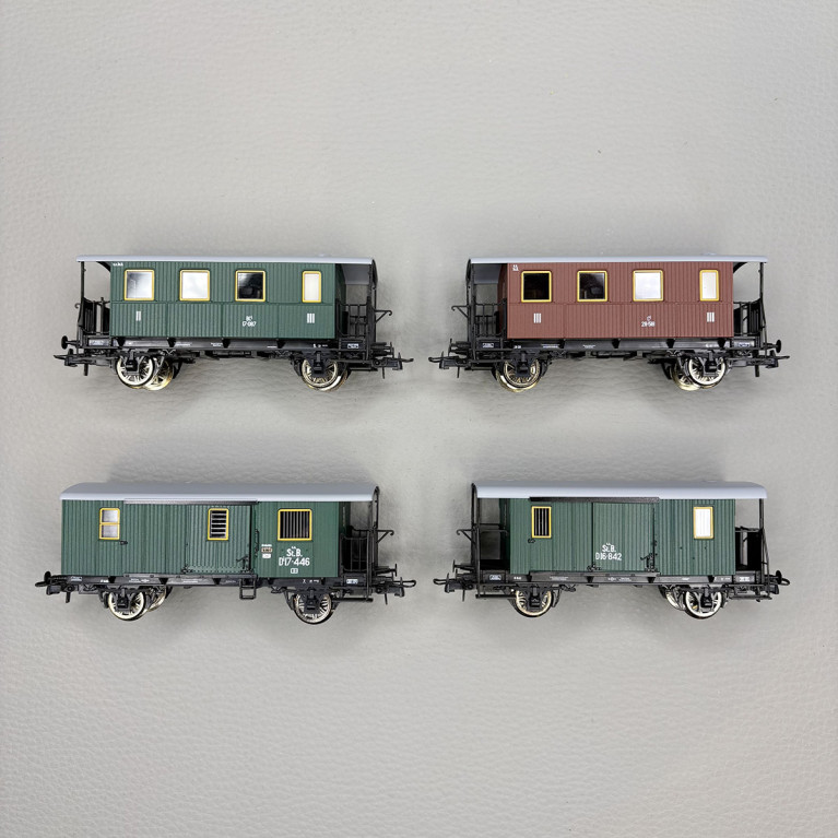 4 voitures voyageurs, type caisse en bois, kkStB - ROCO 6200190