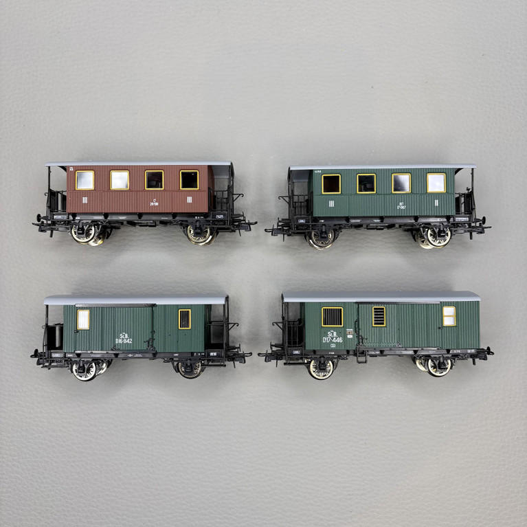 4 voitures voyageurs, type caisse en bois, kkStB - ROCO 6200190