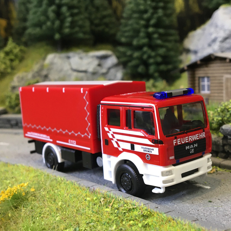 MAN TGA M, véhicule de décontamination, service d'incendie de Brême - HERPA 098847- HO 1/87