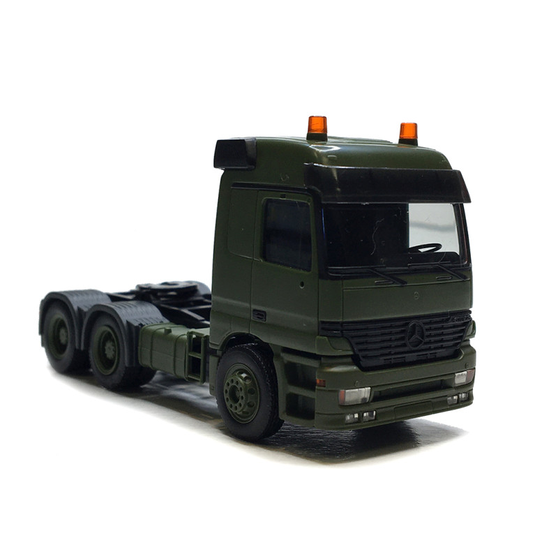 Mercedes Benz, Actros L MP1, tracteur à 3 essieux, vert olive - HERPA 747264 - HO 1/87