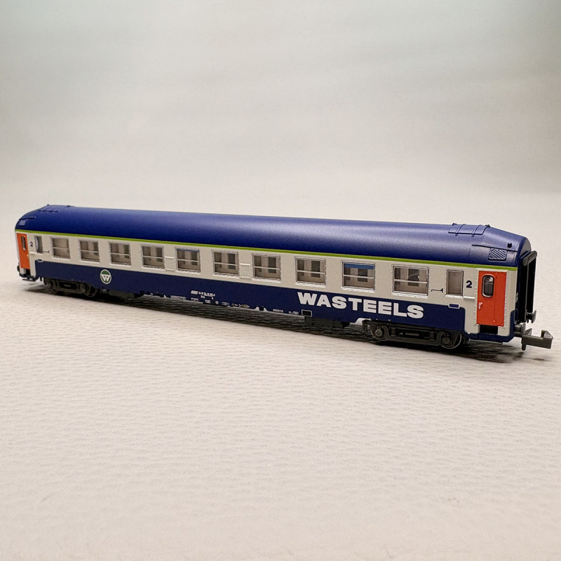 Voiture couchettes UIC B9c9x, 2CL, livrée "Wasteels", logo blanc encadré, SNCF - REE NW-347