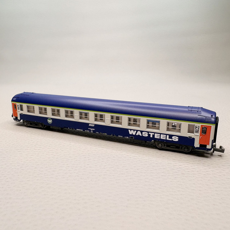 Voiture couchettes UIC B9c9x, 2CL, livrée "Wasteels", logo blanc encadré, SNCF - REE NW-349