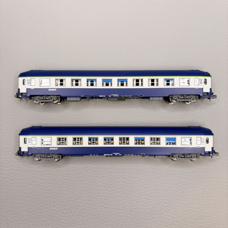2 voitures couchettes UIC B9c9x, 2CL, livrée "TEN", logo blanc Nouille, SNCF - REE NW-352