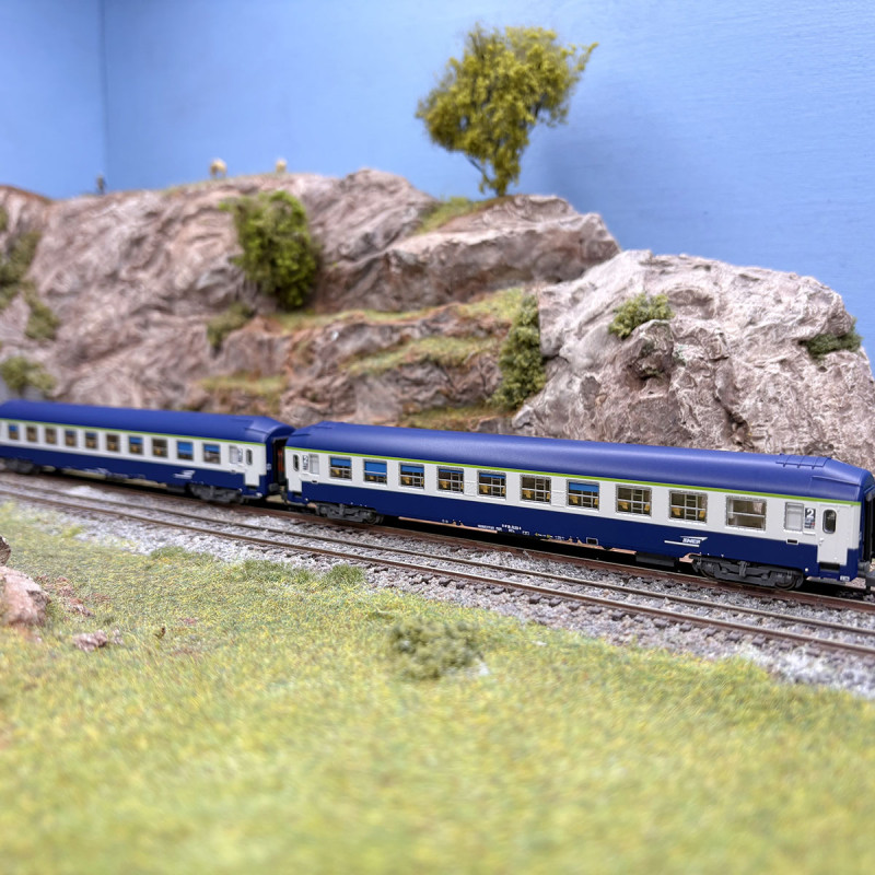 2 voitures couchettes UIC B9c9x, 2CL, livrée "TEN", logo Casquette, SNCF, Ep. V - REE NW-354 - N 1/160