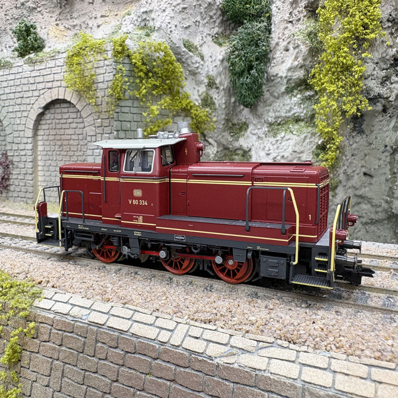 Locomotive diesel de manœuvre, V 60 334, DB, Ep. III, digital son - TRIX 25600 - HO 1/87