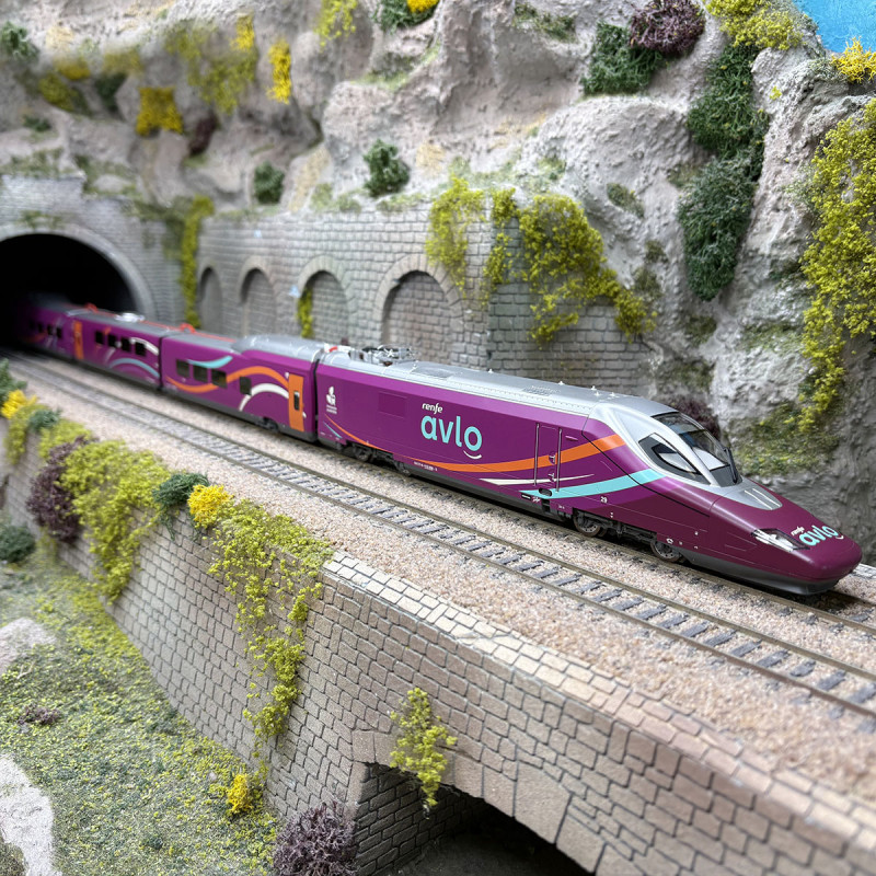 Train à grande vitesse "Alvo", 5 éléments, Renfe, Ep. VI - ELECTROTREN HE2031 - HO 1/87