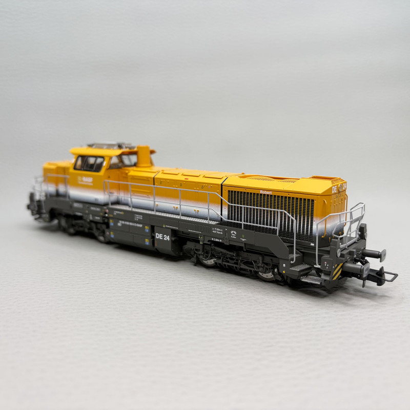 Locomotive diesel Vossloh DE 18, "DE 24", BASF- RIVAROSSI HR2988