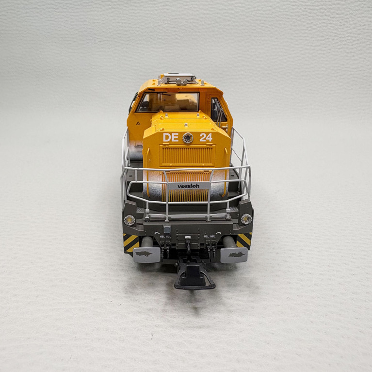 Locomotive diesel Vossloh DE 18, "DE 24", BASF- RIVAROSSI HR2988