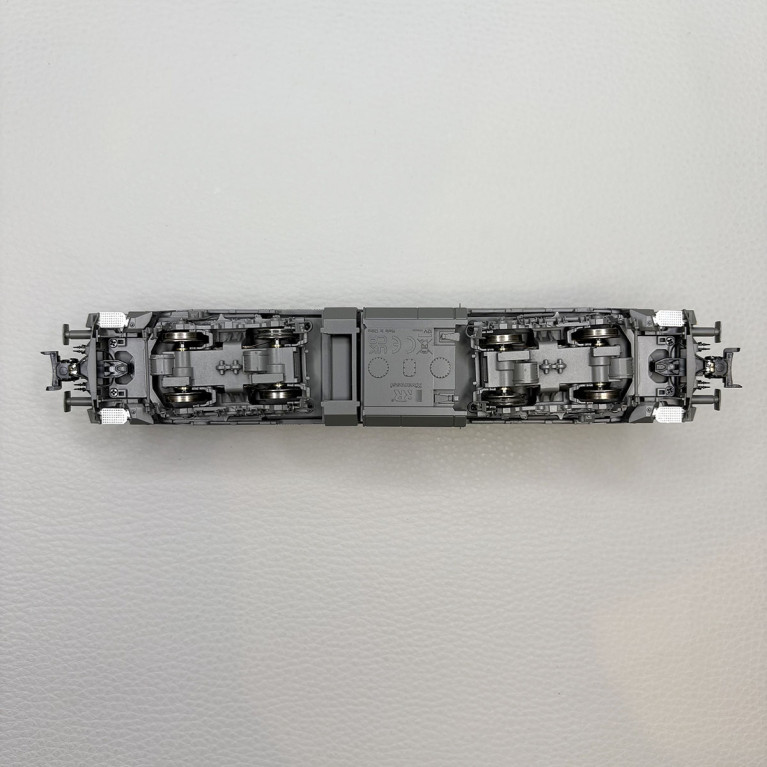 Locomotive diesel Vossloh DE 18, "DE 24", BASF- RIVAROSSI HR2988S