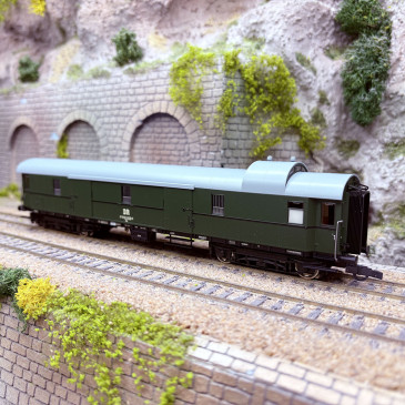 Fourgon à bagages train express, type Düe, DR, Ep. IV - ROCO 6200226 - HO 1/87