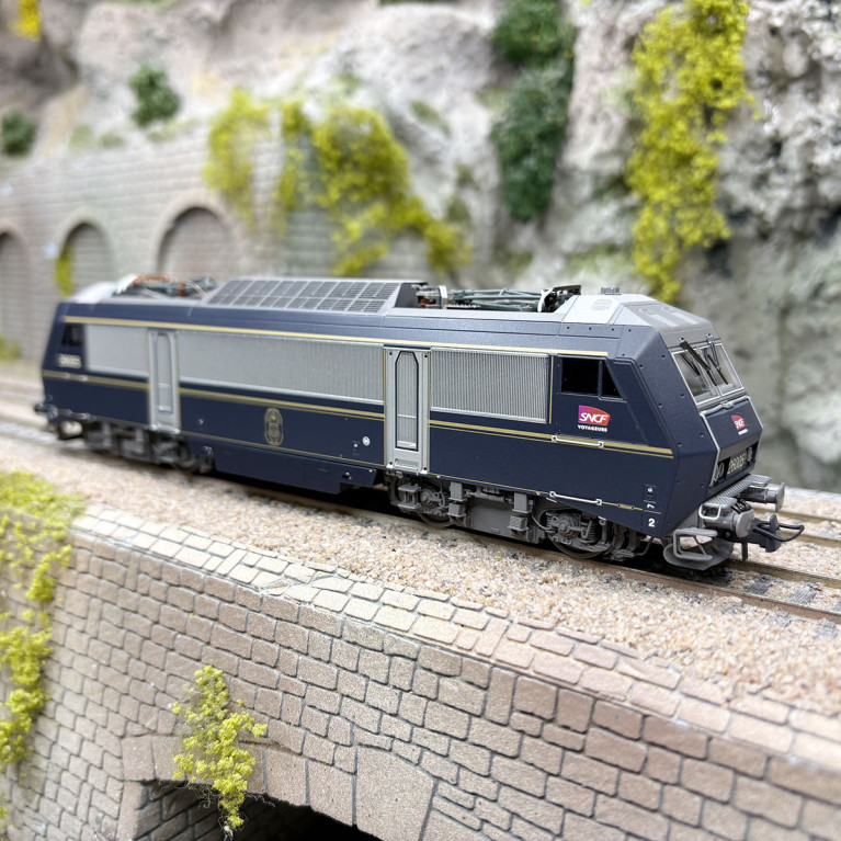 Locomotive électrique BB 26005, "Trains spéciaux", logo Carmillon, SNCF, Ep. VI - ROCO 7500168 - HO 1/87