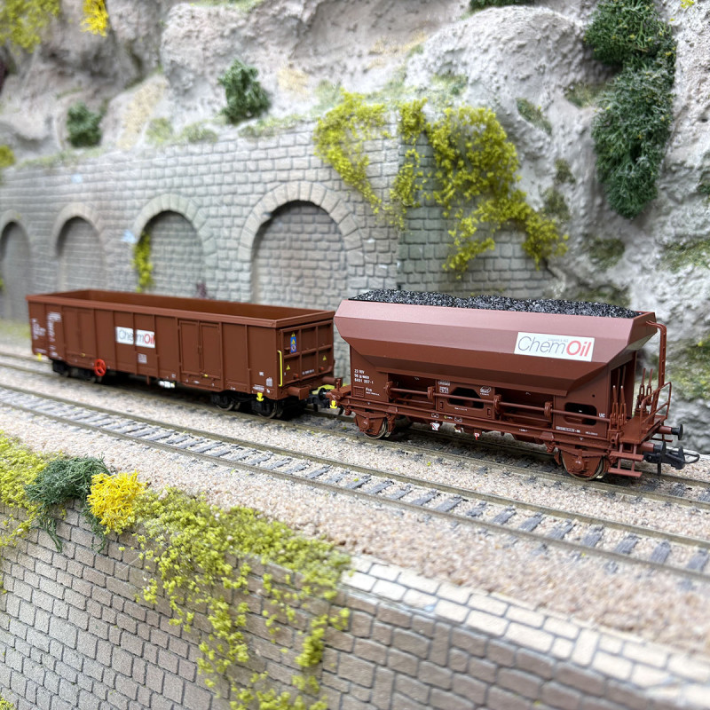 2 wagons marchandises, trémie et tombereau, Chemoil, Ep. VI - ROCO 6600221 - HO 1/87