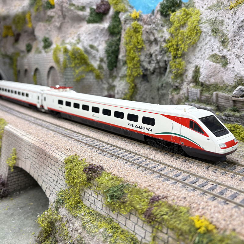 Train à grande vitesse pendulaire ETR 470 N°8, "Frecciabianca", 4 éléments, FS, Ep. V - RIVAROSSI HR2962 - HO 1/87