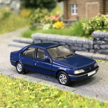 Peugeot 405, berline SRI phase 1, bleu d'Arabie, 1987 - SAI 6382 - HO 1/82