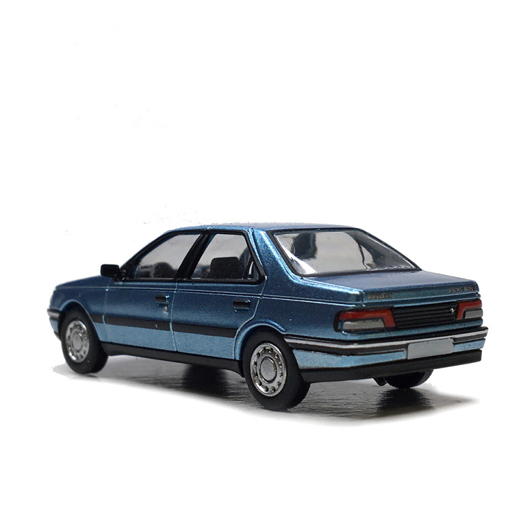 Peugeot 405, berline SRI phase 1, bleu topaze, 1987 - SAI 6383 - HO 1/82