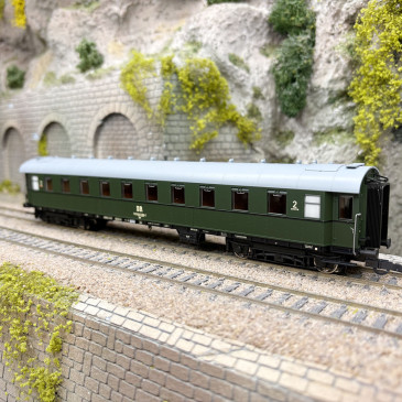 Voiture voyageurs train express, type Bge, 2CL, DR, Ep. IV - ROCO 6200202 - HO 1/87