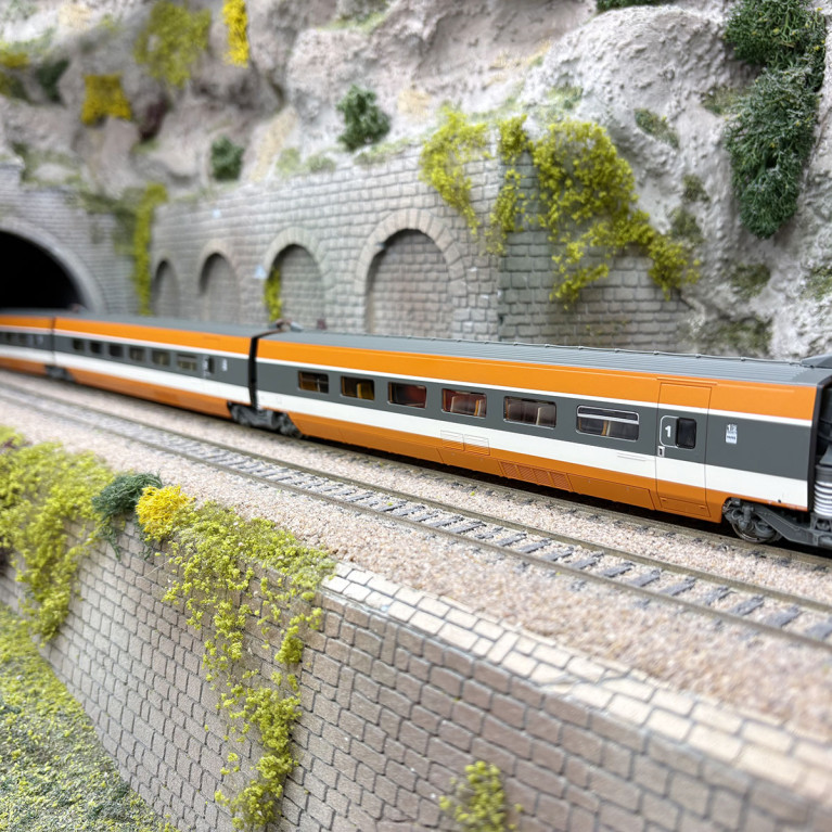 Complément TGV PSE, N°110, 3 éléments R2 + R5 + R6, Rame origine, suspension à ressort, SNCF - REE TGV-009SAC