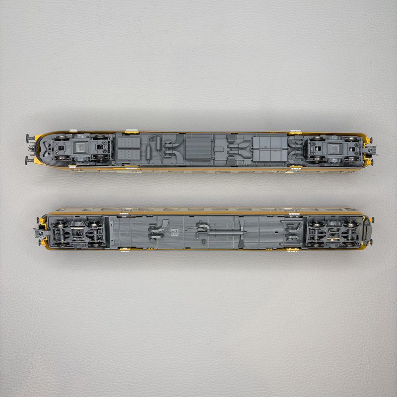 REE MB-262 -Automotrice RGP1, X 2732 + XR 7761, orange béton, Lyon Vaise, SNCF