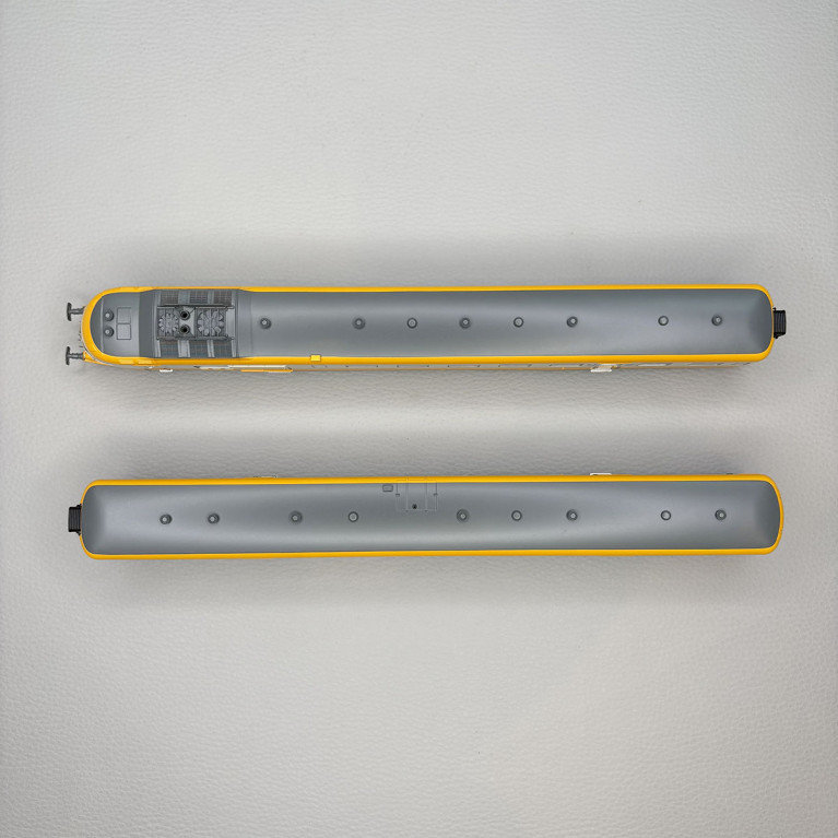 REE MB-262SAC -Automotrice RGP1, X 2732 + XR 7761, orange béton, Lyon Vaise, SNCF