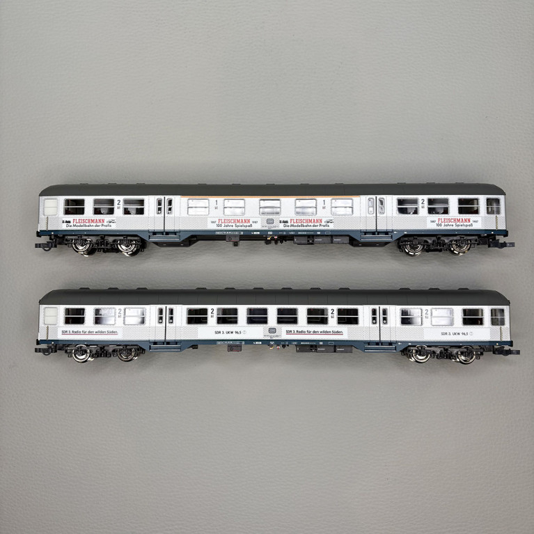2 voitures de banlieue type ABnb 703 et Bnb 719, mixte 1/2CL et 2CL, "Silberling", DB - ROCO 6200206