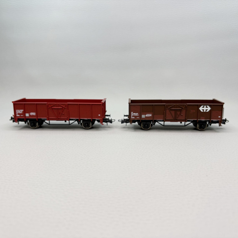 2 wagons tombereaux de type Es et E, parois cabossées, SBB - ROCO 77034
