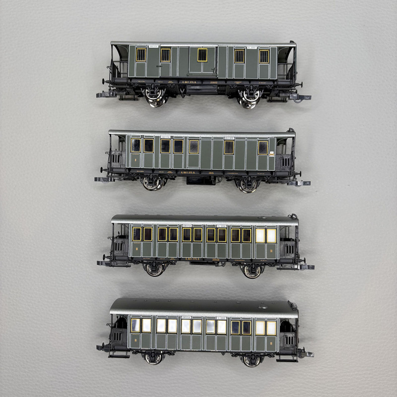 4 voitures pour train régional de bavière, K.Bay.Sts.B. - ROCO 6200197