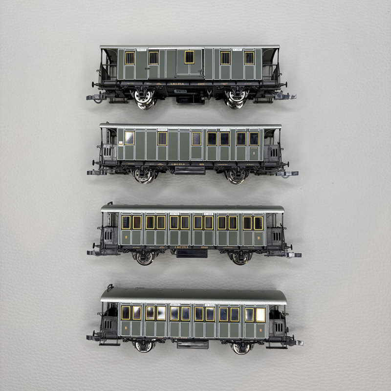 4 voitures pour train régional de bavière, K.Bay.Sts.B. - ROCO 6200197