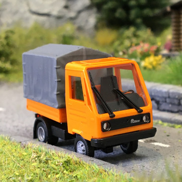 Multicar M26, avec plateau et bâche, orange - BUSCH 42253 - HO 1/87