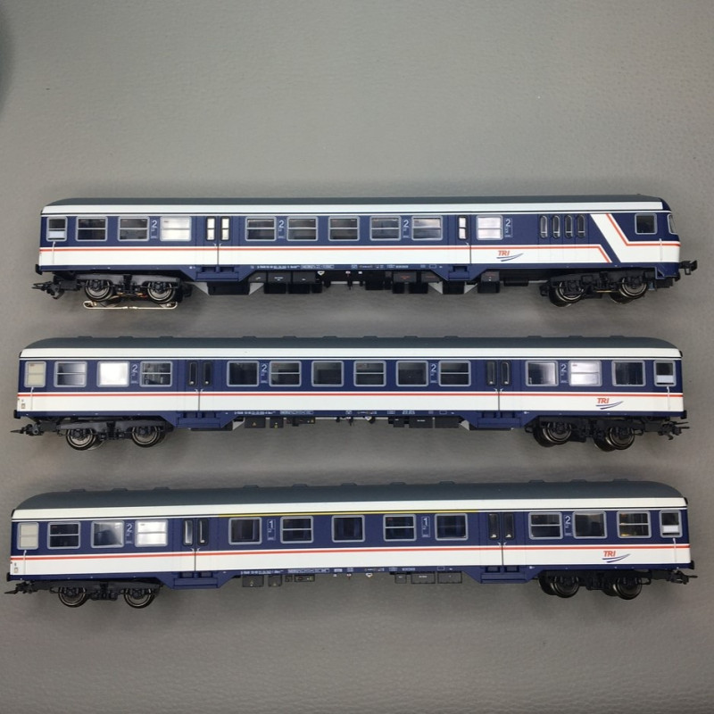 MARKLIN 43826 - Coffret 3 voitures voyageurs,  voiture-pilote Bnrdzf 463.0 + 1 ABnrz 403.4 + 1 Bnrz 450.3, TRI