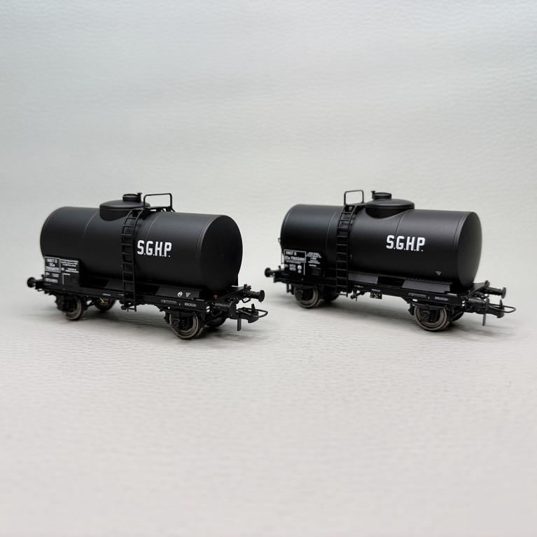 Coffret de 2 wagons citernes pétrole « SGHP », SNCF - REE MODELES WB-868