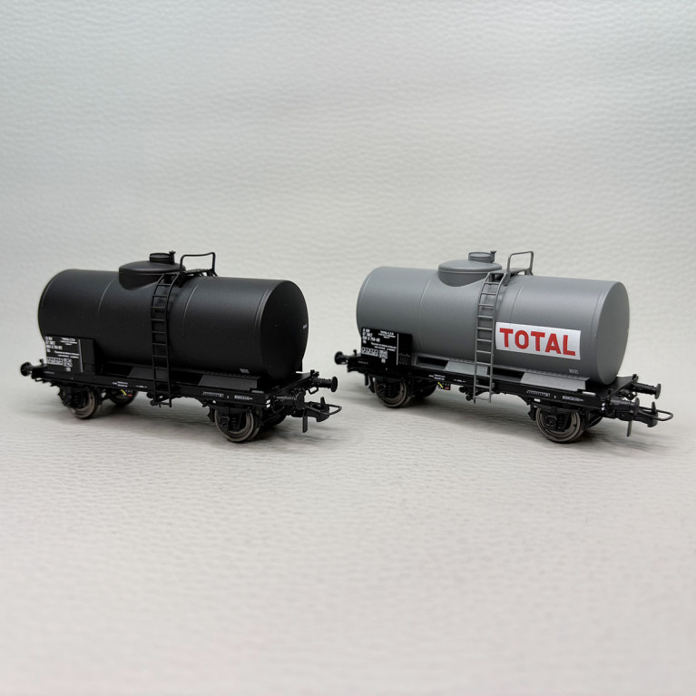 Coffret de 2 wagons citernes pétrole « TOTAL », SNCF - REE MODELES WB-872