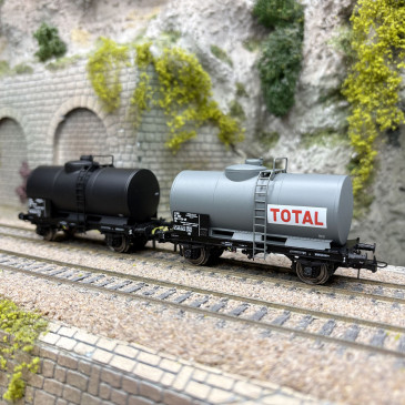 Coffret de 2 wagons citernes pétrole « TOTAL », SNCF, Ep. IV - REE MODELES WB-872 - HO 1/87