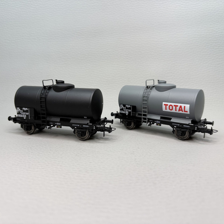 Coffret de 2 wagons citernes pétrole « TOTAL », SNCF - REE MODELES WB-872