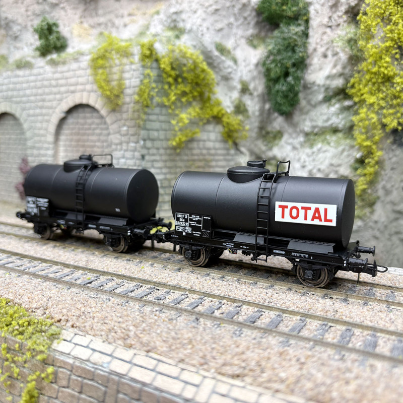 Coffret de 2 wagons citernes pétrole « TOTAL », SNCF, Ep. III - REE MODELES WB-874 - HO 1/87