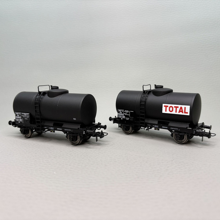 Coffret de 2 wagons citernes pétrole « TOTAL », SNCF - REE MODELES WB-874
