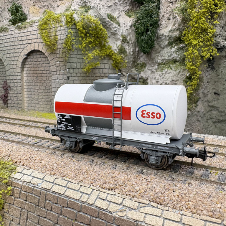 Wagon citerne pétrole « ESSO », SNCF, Ep. IV - REE MODELES WB-877 - HO 1/87