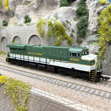 Locomotive diesel GE ES44AC Norfolk Southern n° 8099, livrée Southern Railway, Ep. VI, digital son - MARKLIN 38444 - HO 1/87