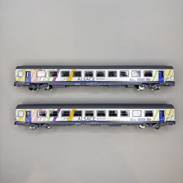 PIKO 97144 - Coffret de 2 voitures Corail Alsace, 2x B11tu 2CL, logo Carmillon SNCF