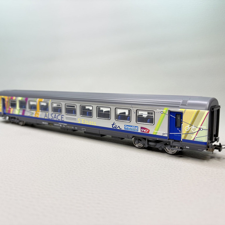 PIKO 97144 - Coffret de 2 voitures Corail Alsace, 2x B11tu 2CL, logo Carmillon SNCF