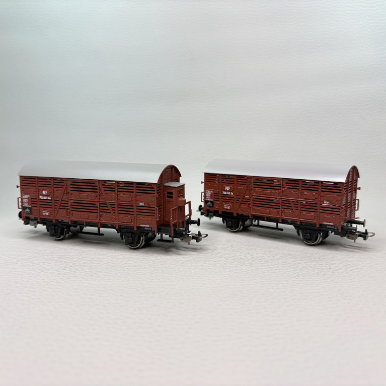 PIKO 28346 - Coffret de 2 wagons à lisses type Snh (avec cabine de frein) et Sn (sans cabine), PKP